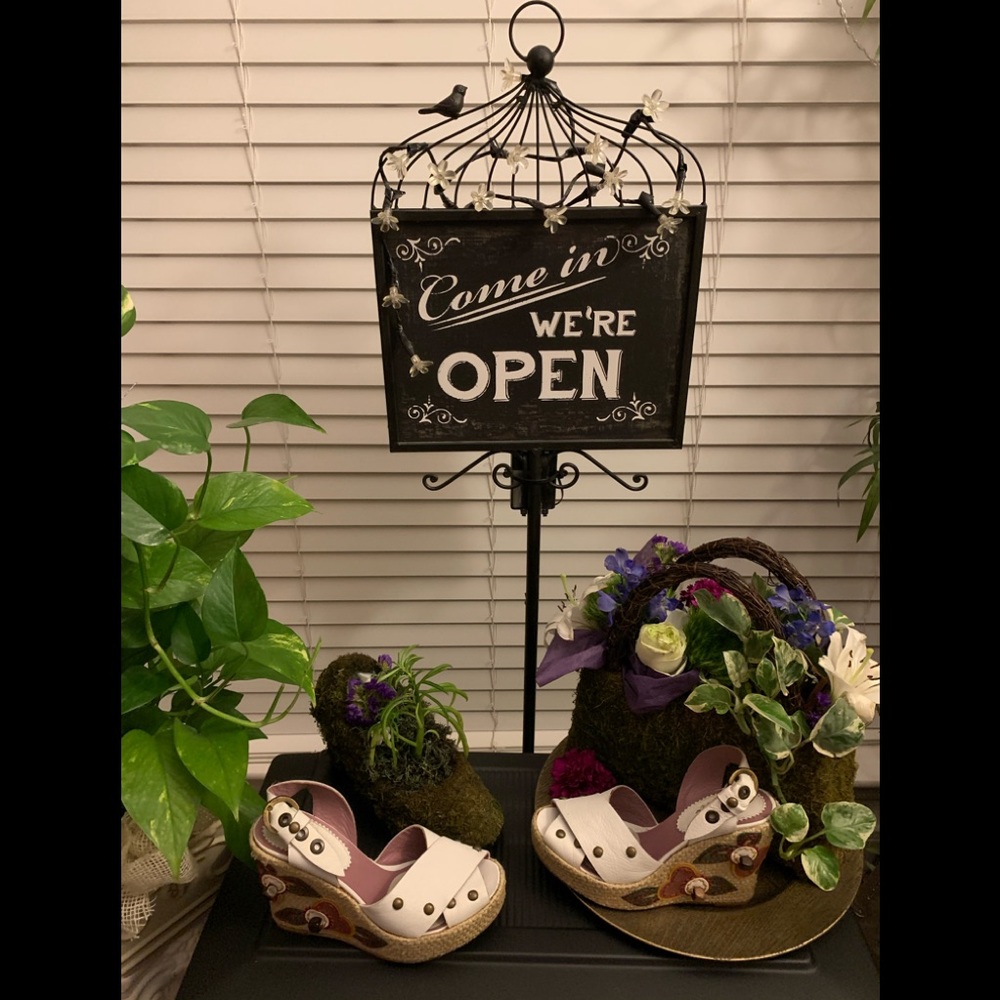 Pan Tulipani Embellished Wedge Sandals. - Picture 14 of 17